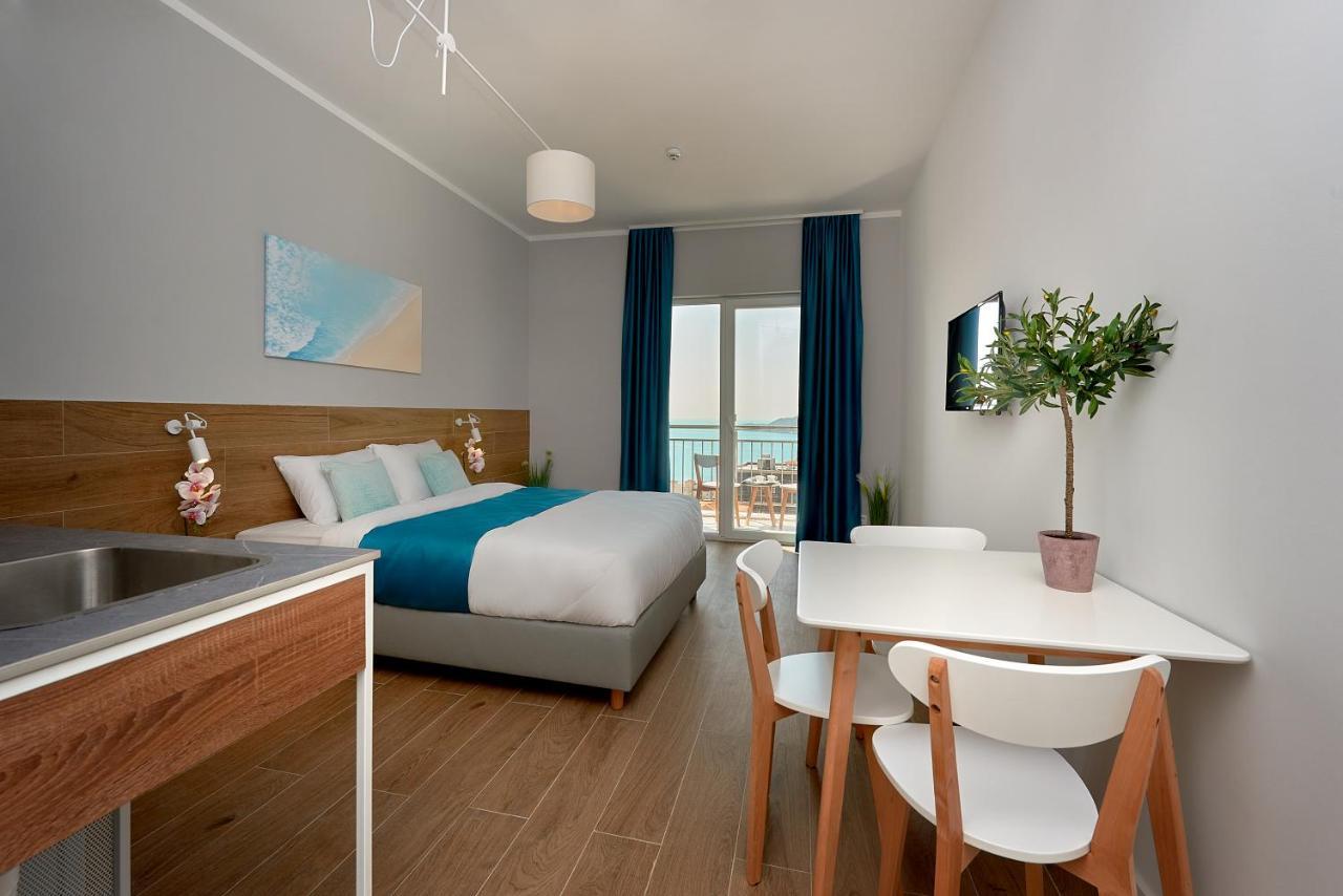 Garni Hotel Larimar Budva Exteriör bild