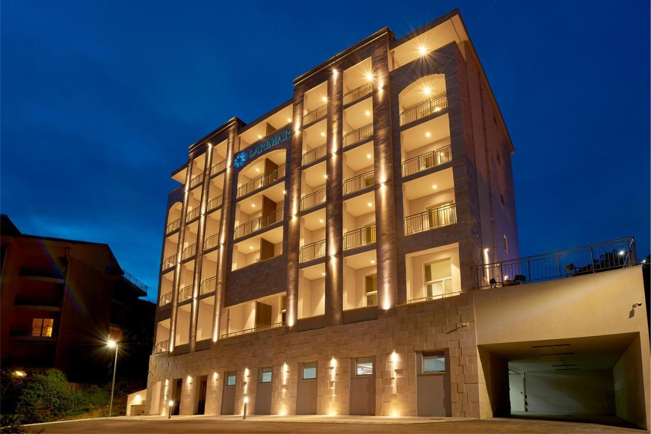Garni Hotel Larimar Budva Exteriör bild